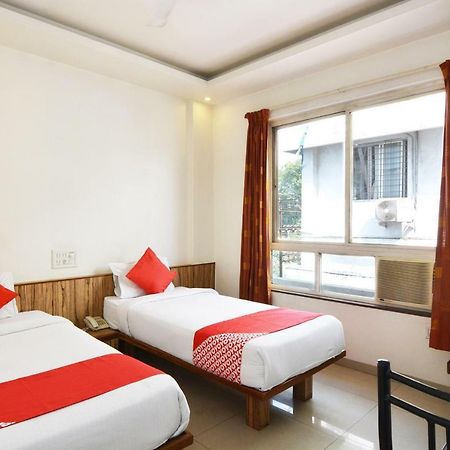 Oyo 24197 Saptaruchi Hotel Pimpri-Chinchwad Buitenkant foto