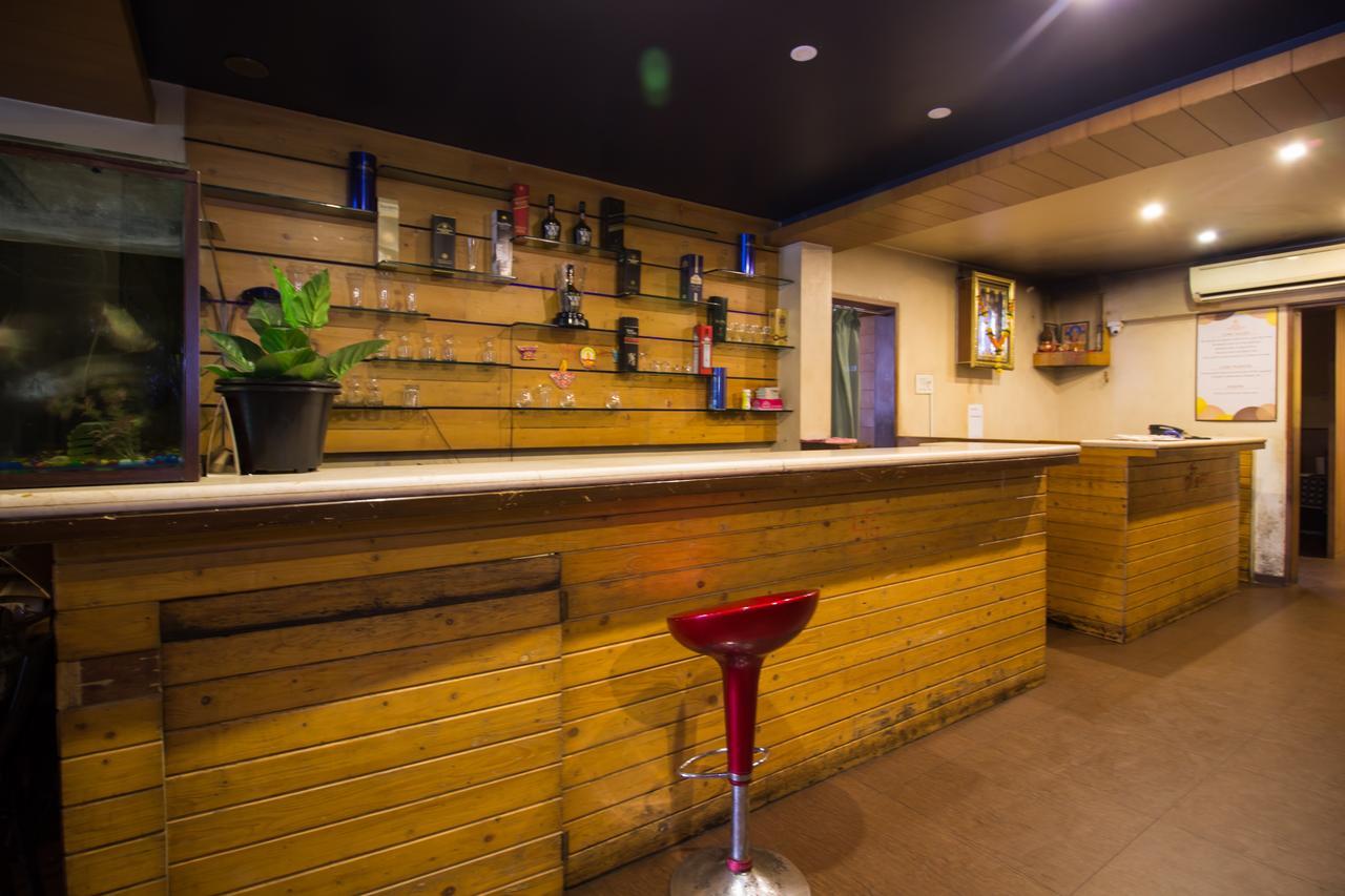 Oyo 24197 Saptaruchi Hotel Pimpri-Chinchwad Buitenkant foto
