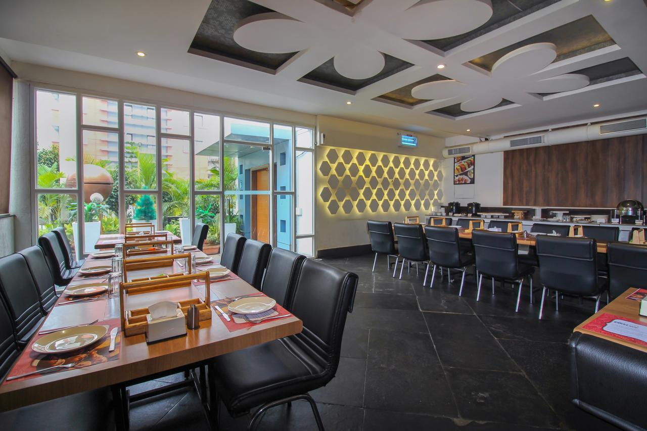 Oyo 24197 Saptaruchi Hotel Pimpri-Chinchwad Buitenkant foto