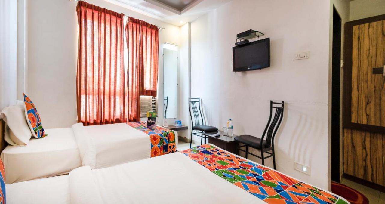 Oyo 24197 Saptaruchi Hotel Pimpri-Chinchwad Buitenkant foto