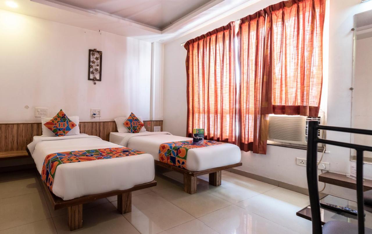 Oyo 24197 Saptaruchi Hotel Pimpri-Chinchwad Buitenkant foto