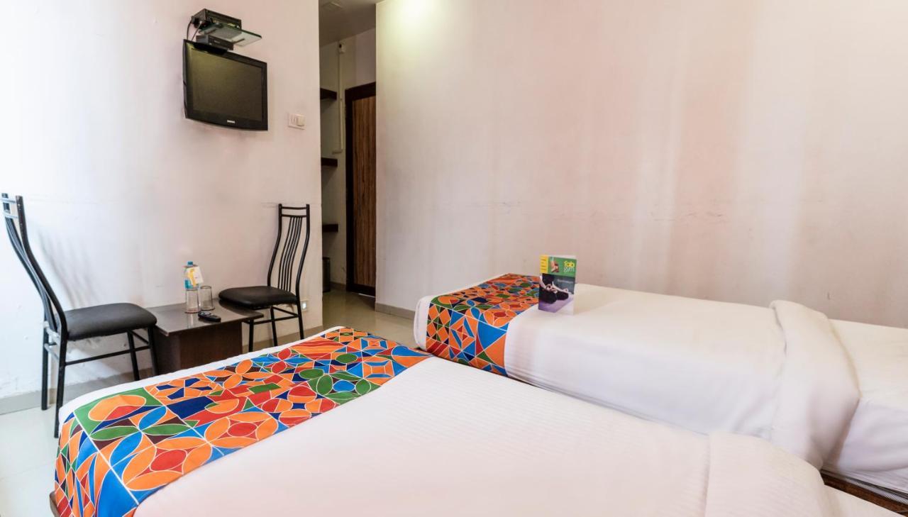 Oyo 24197 Saptaruchi Hotel Pimpri-Chinchwad Buitenkant foto