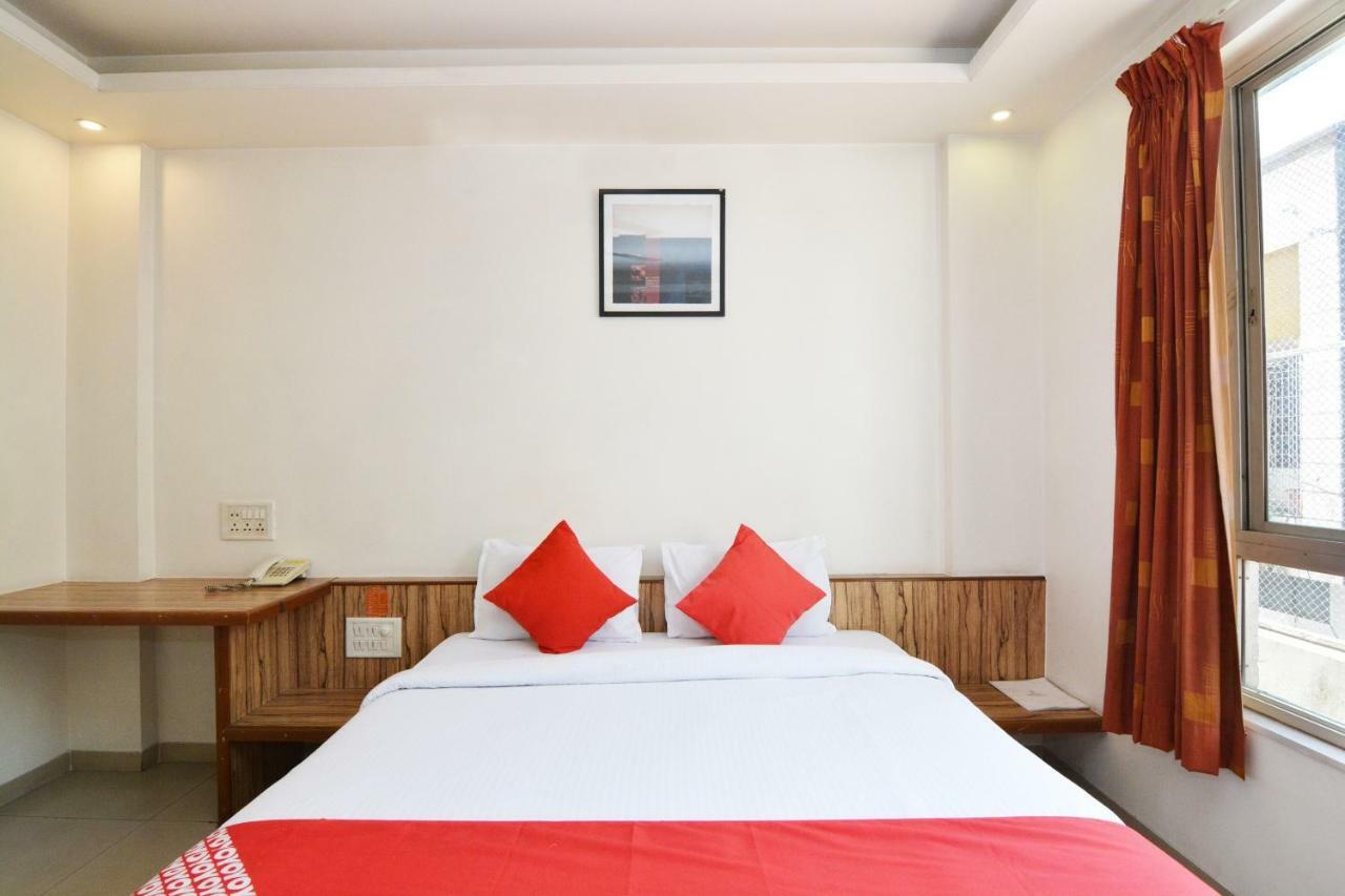 Oyo 24197 Saptaruchi Hotel Pimpri-Chinchwad Buitenkant foto