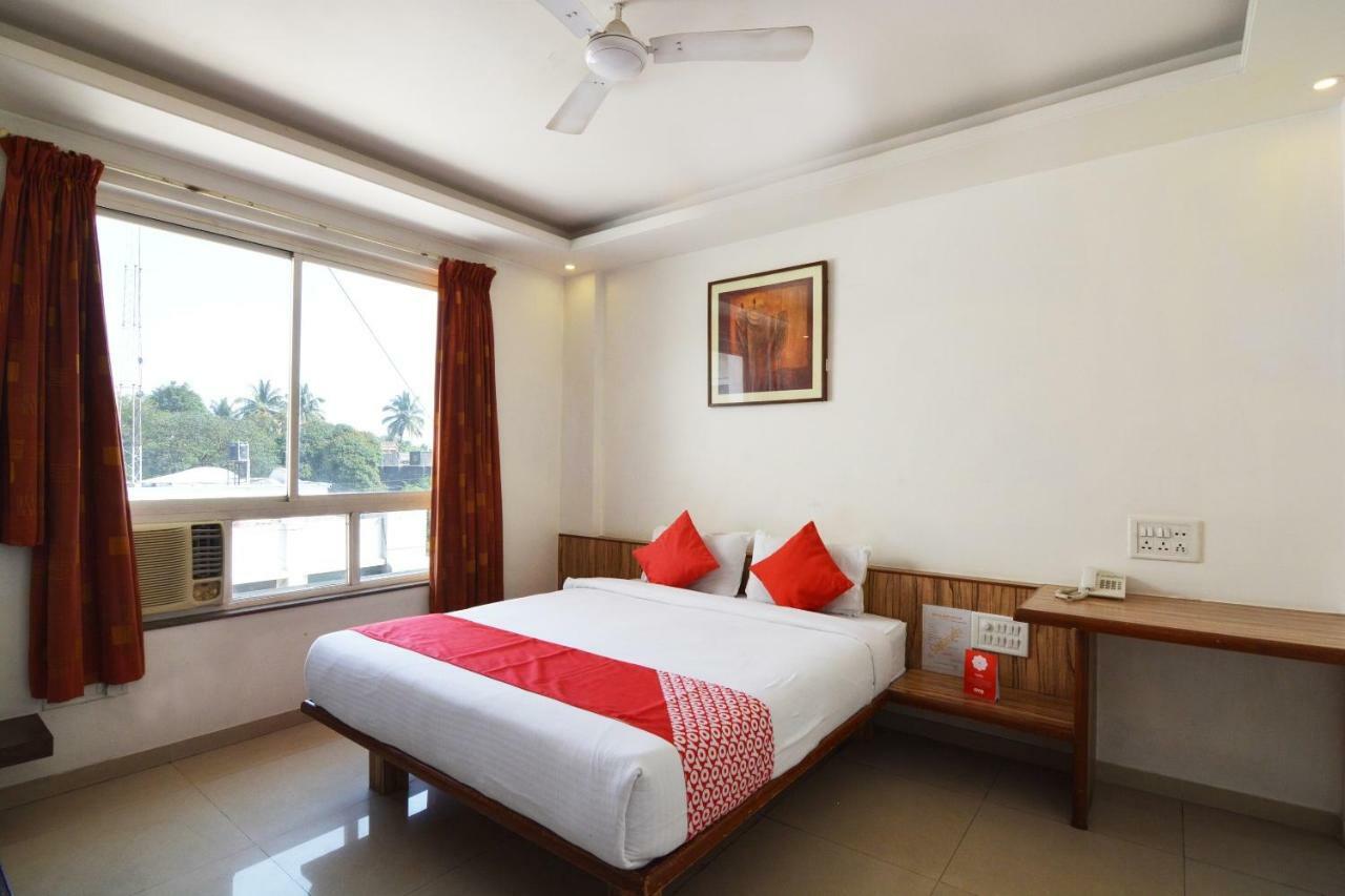 Oyo 24197 Saptaruchi Hotel Pimpri-Chinchwad Buitenkant foto